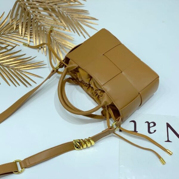 Davina 8915 Brown