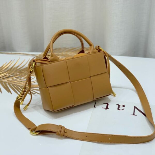 Davina 8915 Brown